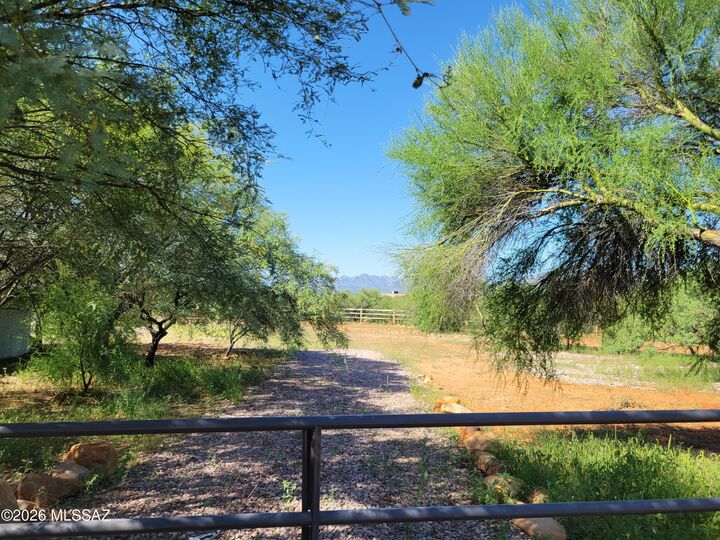 Property Photo: 1800 Go Court 19 AZ 85648