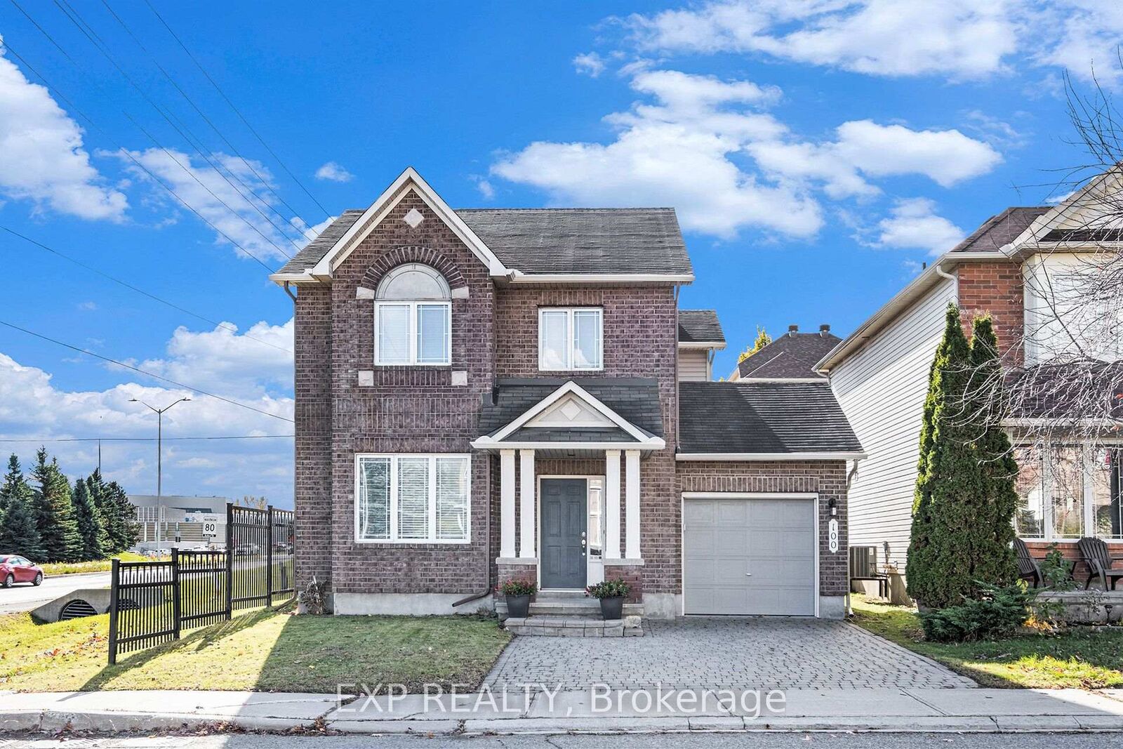 Property Photo:  100 Rocky Hill Drive  ON K2G 7B2 