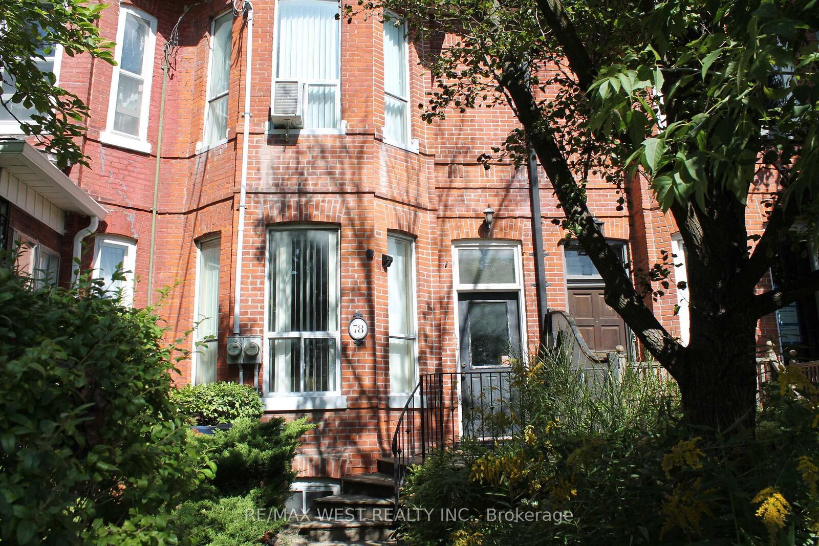 Property Photo:  78 Wright Avenue 3rd Floor  ON M6R 1L2 