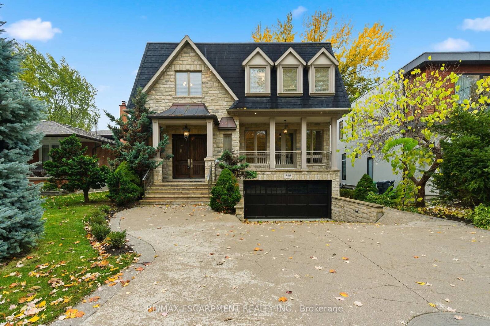 Property Photo:  1366 Wilson Avenue  ON L5G 3K2 
