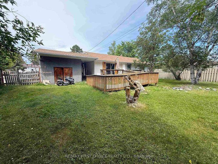 Property Photo:  116 Parkdale Road  ON P8N 1R9 