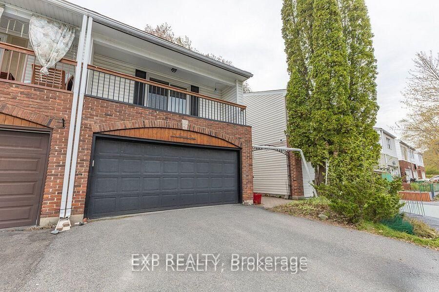 Property Photo:  15 Jansen Road  ON K2H 5W6 