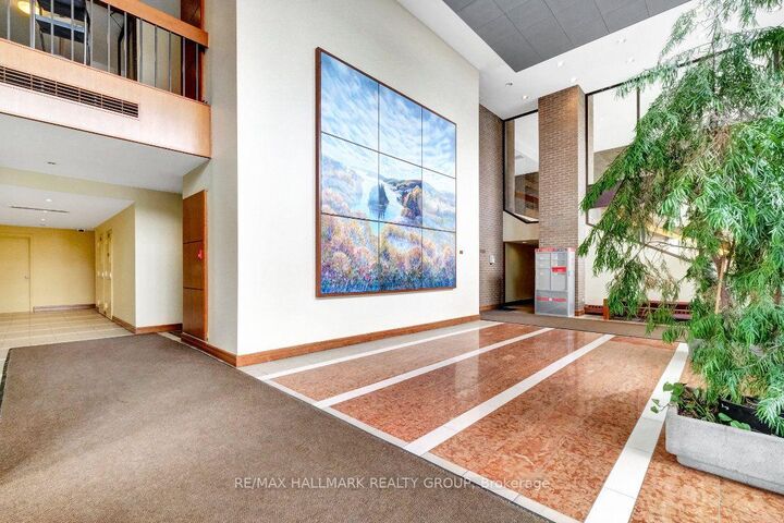 Property Photo:  505 St Laurent Boulevard 1804  ON K1K 3X4 
