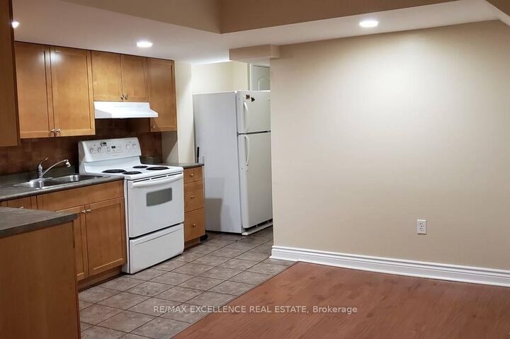 Property Photo:  5553 Bonnie Street  ON L5M 0N7 