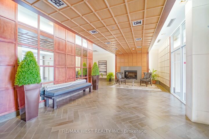 Property Photo:  3391 Bloor Street W 609  ON M8X 1G3 