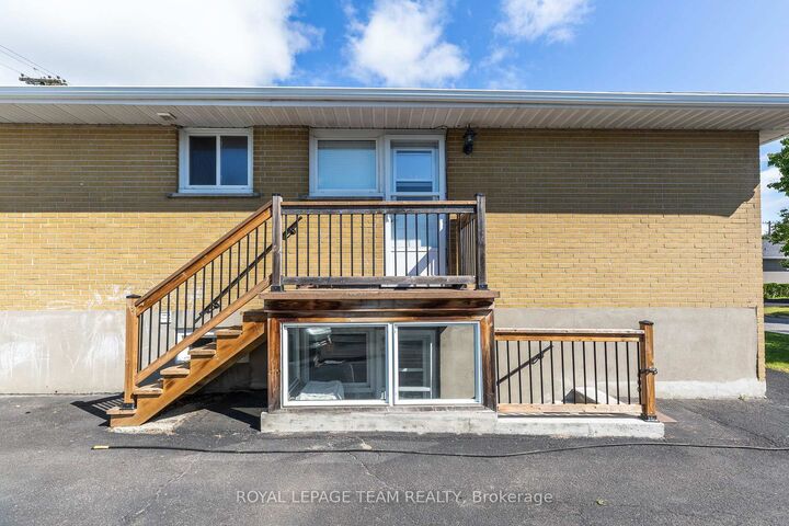 Property Photo:  676 Borthwick Avenue  ON K1K 2M2 