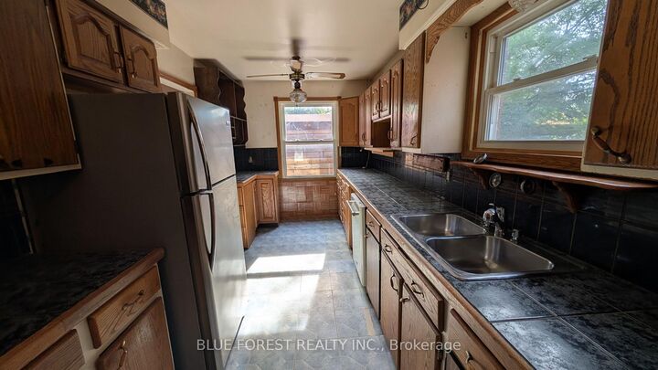Property Photo:  112 Marlborough Avenue  ON N5Z 3S6 