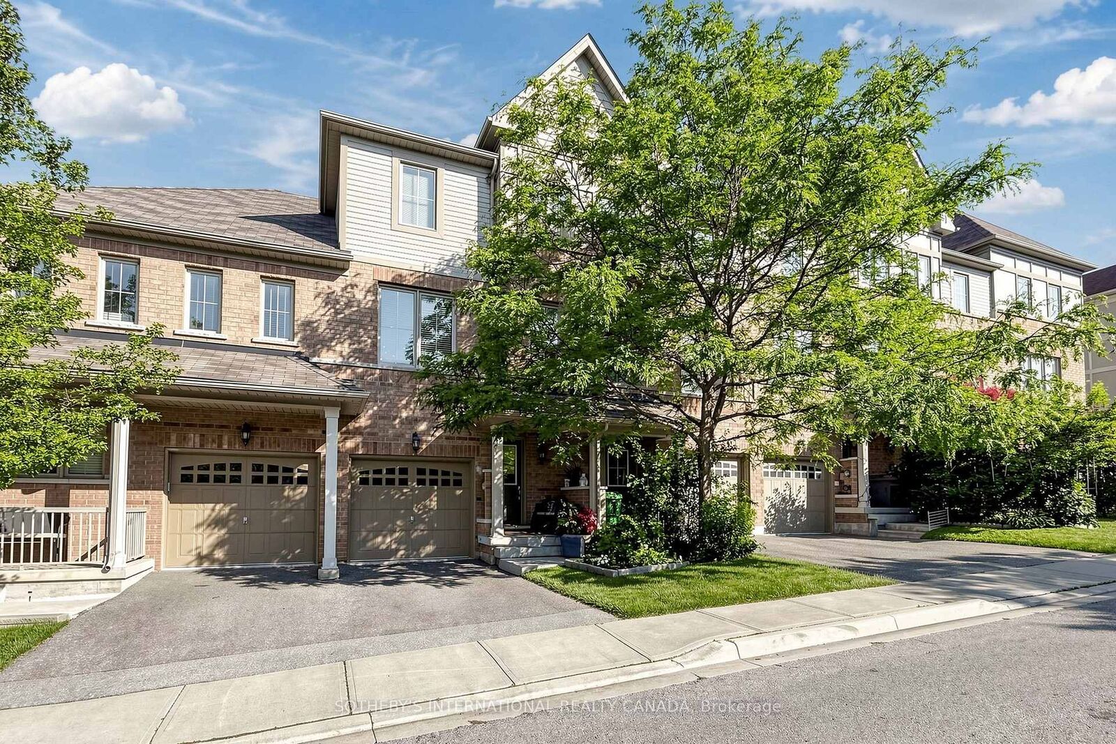 Property Photo: 38 Cedar Lake Crescent ON L6Y 0P9