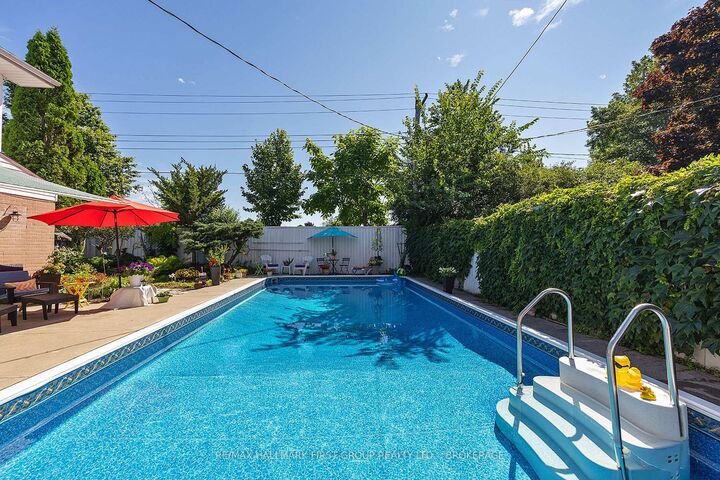 Property Photo:  19 Dedrick Drive  ON K7M 2V4 