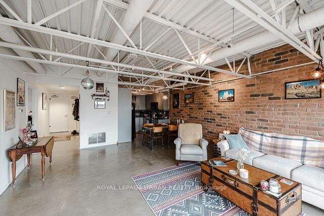Property Photo:  483 Queen Street 4C  ON M5V 2A9 