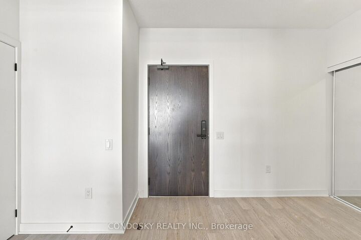 Property Photo:  2782 Barton Street E 1012  ON L8E 2J8 