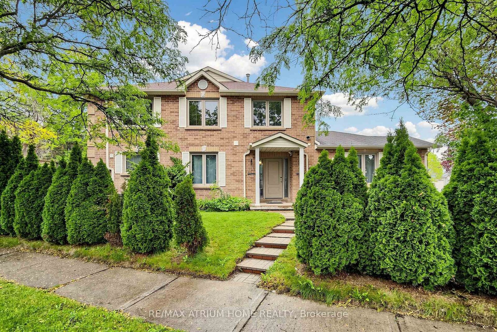 Property Photo:  22 Bingham Street  ON L4C 9R1 