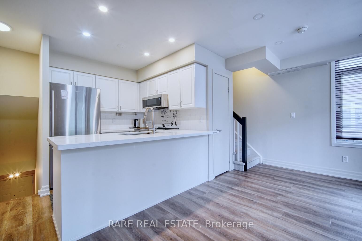 Property Photo:  415 Jarvis Street 314  ON M4Y 3C1 