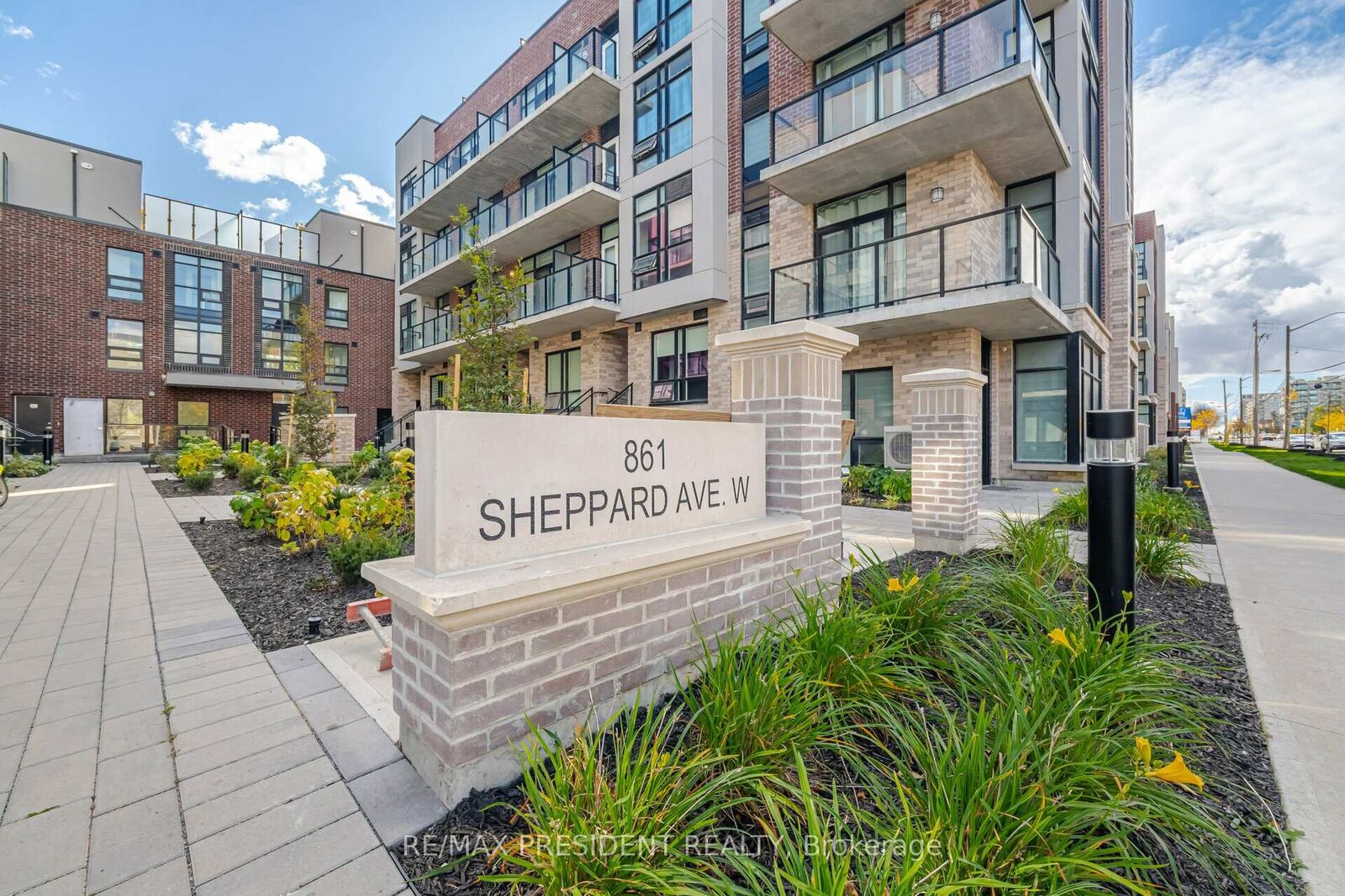 Property Photo:  861 Sheppard Avenue W 41  ON M3H 0E8 
