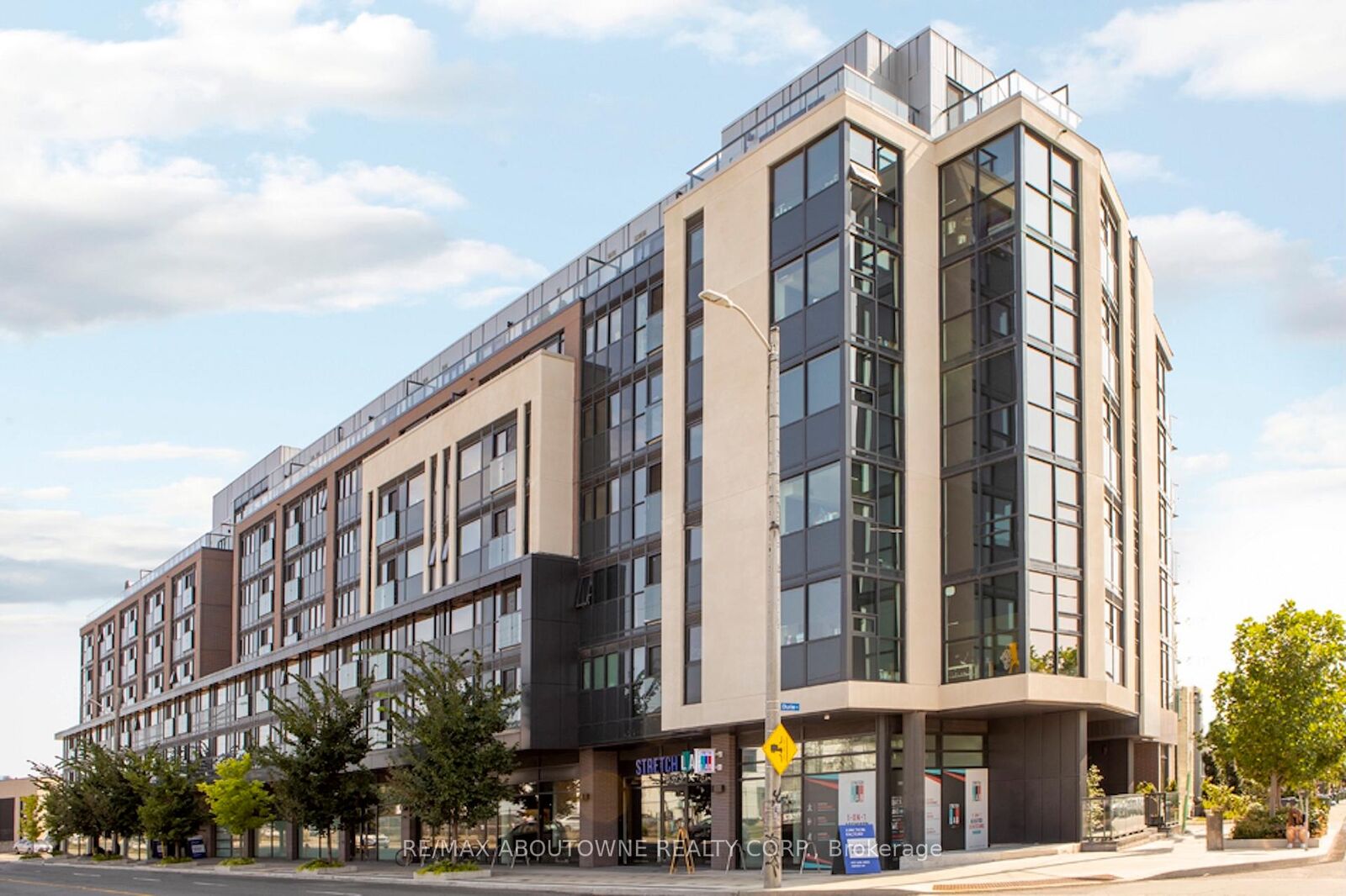 Property Photo:  3385 Dundas Street W 311  ON M6S 2S2 