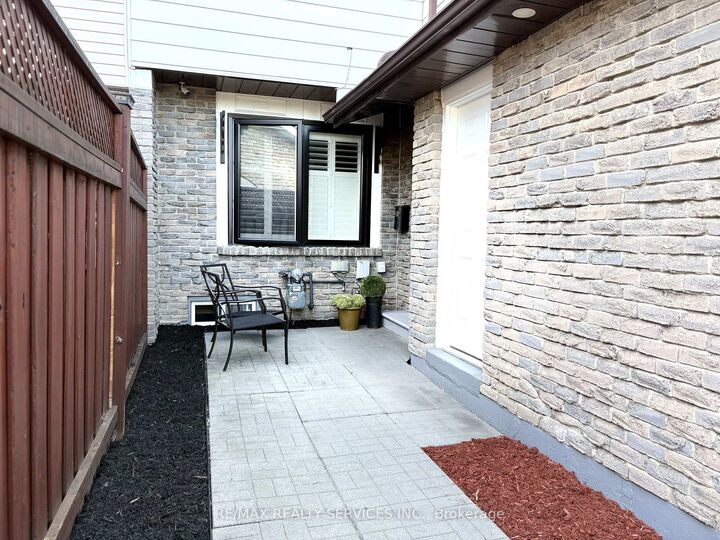 Property Photo:  151 Greene Drive  ON L6V 2P2 