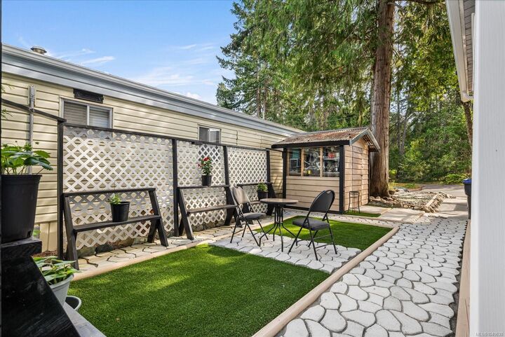 Property Photo:  1247 Arbutus Rd #7  BC V9P 1R4 