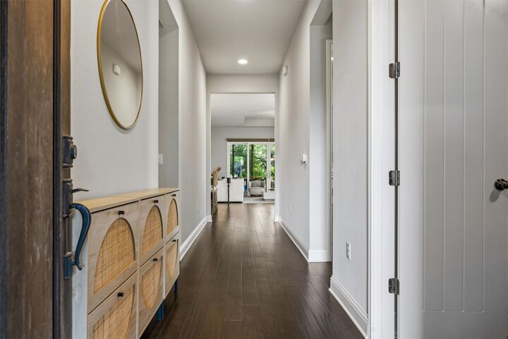 Property Photo: 7122 Cut Plains Trail 17 TX 78726