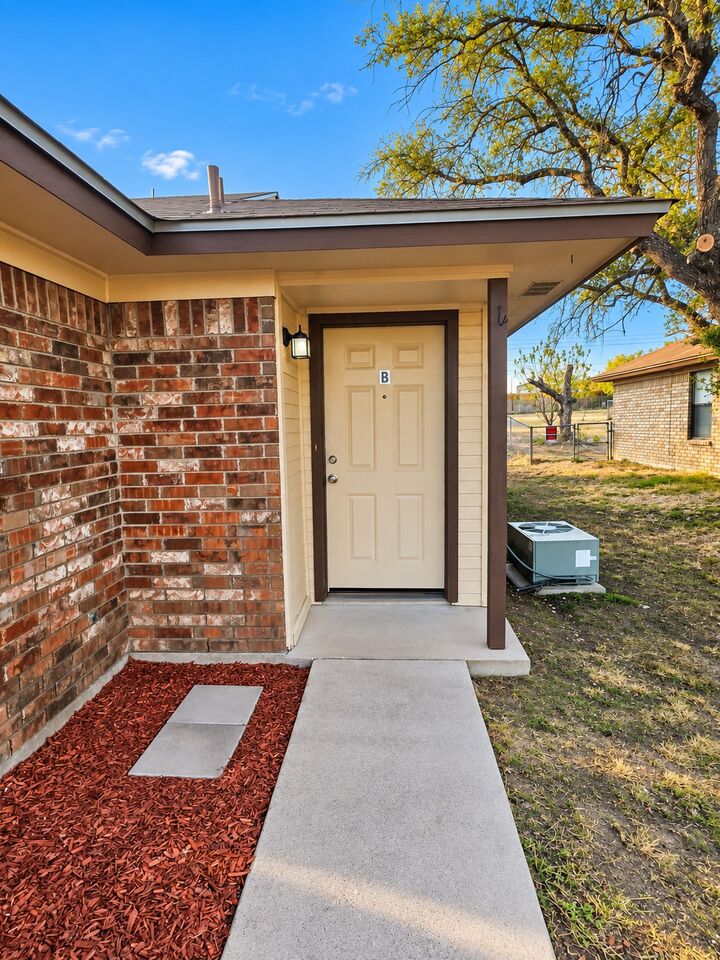 Property Photo:  105 Northern Dove Lane B  TX 76522 