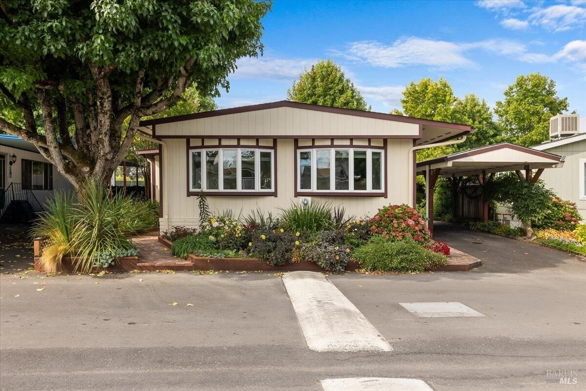 Property Photo: 300 Stony Point Road 105 CA 94952