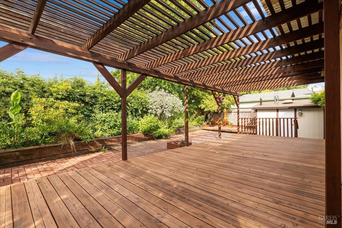 Property Photo:  300 Stony Point Road 105  CA 94952 