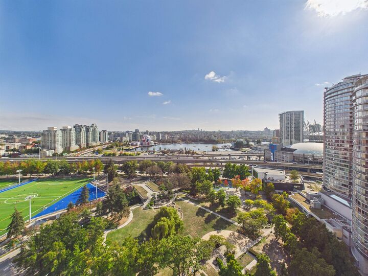 Property Photo:  550 Taylor Street 2208  BC V6B 1R1 