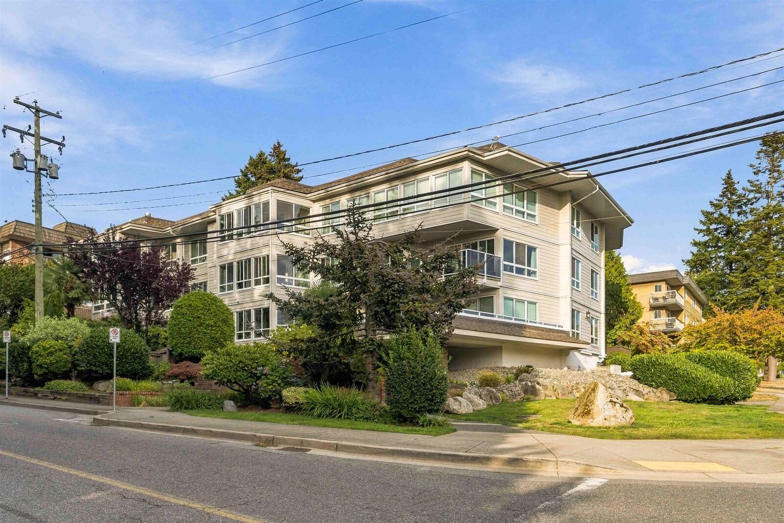 Property Photo:  1322 Martin Street 102  BC V4B 3W5 