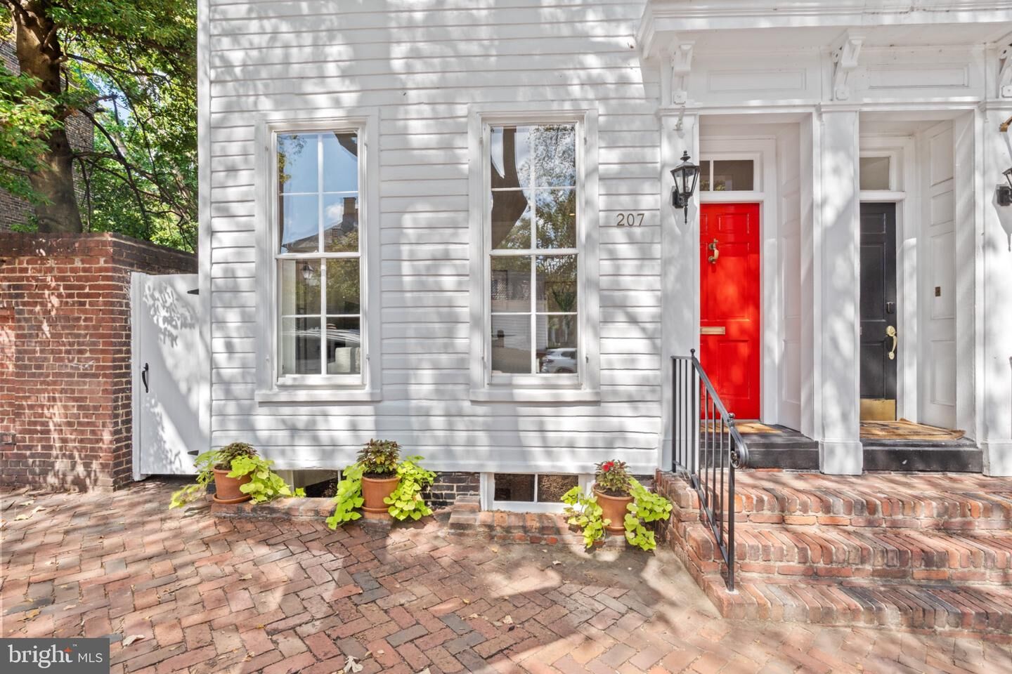Property Photo:  207 Cameron Street  VA 22314 