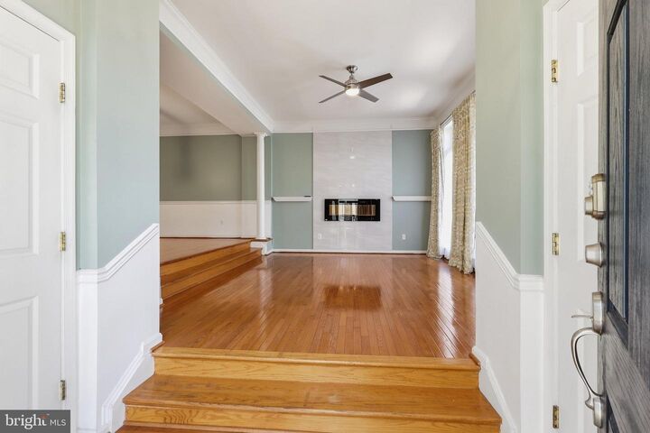 Property Photo:  24699 Siltstone Square  VA 20105 