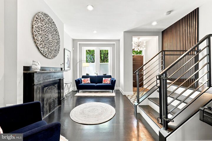 Property Photo: 2335 Carpenter Street 37 PA 19146