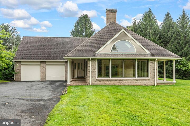 Property Photo: 9 Kimberly Court NJ 08540
