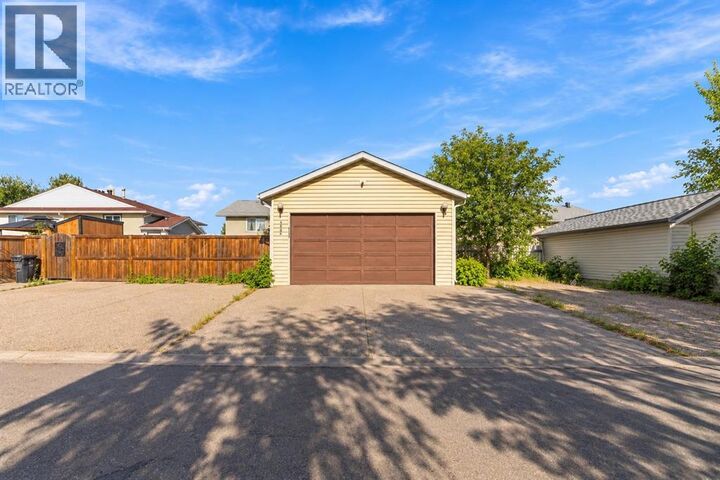 Property Photo:  329 Ross Haven Drive  AB T9H 3P2 