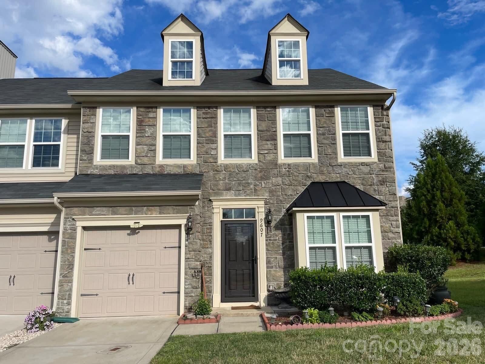 Property Photo:  9607 Springholm Drive  NC 28278 