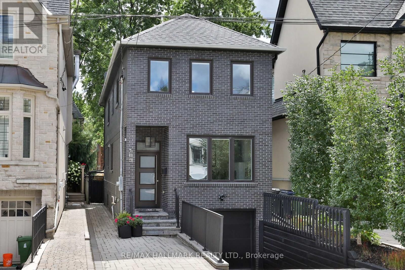 Property Photo:  163 Roe Avenue  ON M5M 2J1 