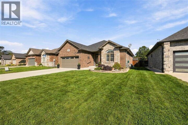 Property Photo:  740 Remington Court  ON N7S 0C4 