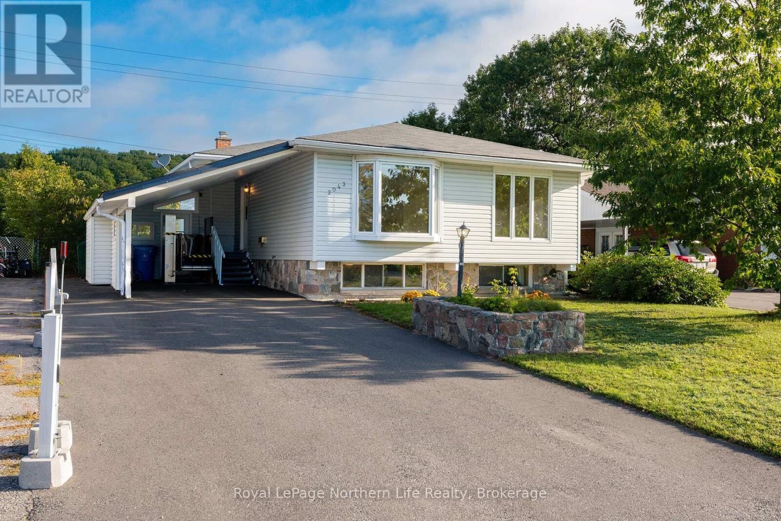 Property Photo:  2043 McKeown Avenue  ON P1B 7N8 