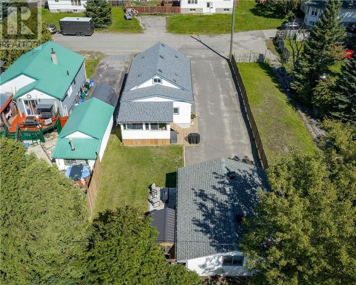 Property Photo:  457 McLean Street  ON P3A 1V4 