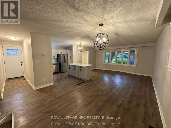 Property Photo:  7 Blue Spruce Court  ON L2N 4E6 