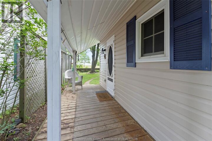 Property Photo:  17520 Lakeshore Road  ON N0P 1X0 