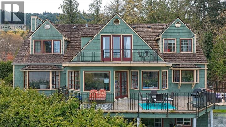 Property Photo: 150 Drake Road BC V8K 2V8
