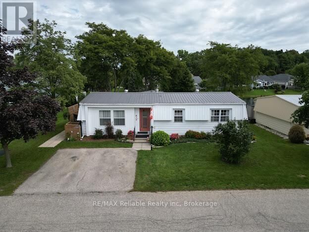 Property Photo: 413 Shannon Boulevard ON N0M 1T0
