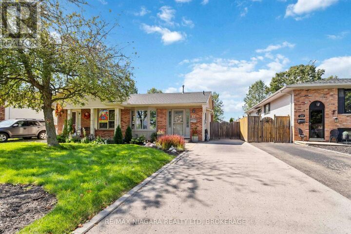 Property Photo:  41 Fox Trail Drive  ON L2S 3T7 