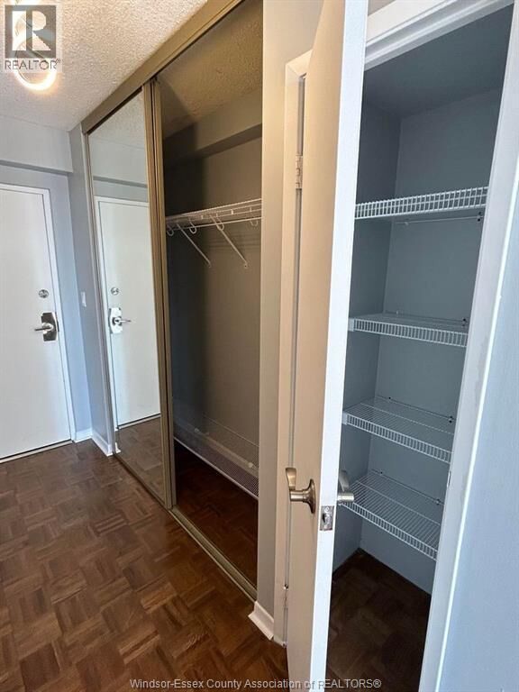 Property Photo:  380 Pelissier Street 1805  ON N9A 6V7 