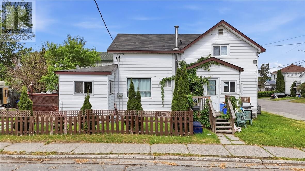 Property Photo:  435 Clinton Avenue  ON P3B 2S2 
