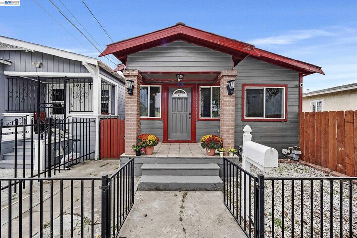 Property Photo: 1908 Pennsylvania Ave CA 94801