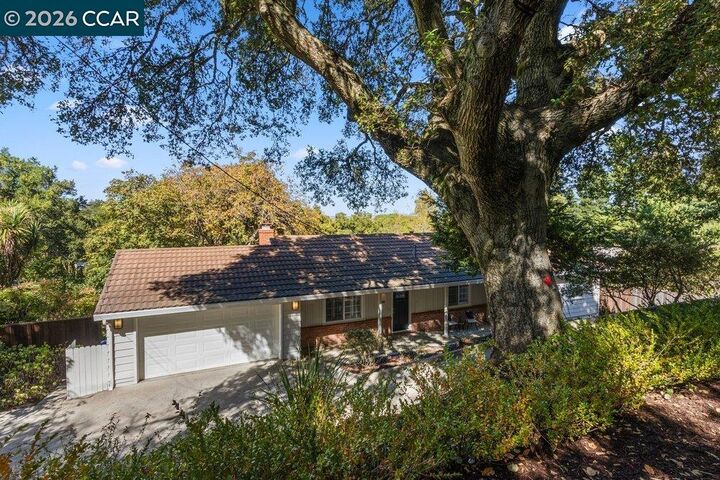 Property Photo:  358 El Toyonal  CA 94563 