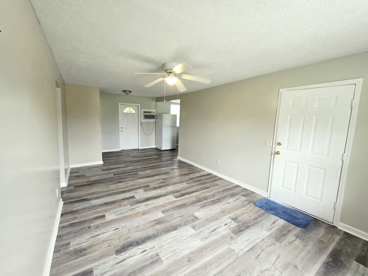 Property Photo: 511 Harlem Avenue FL 32401