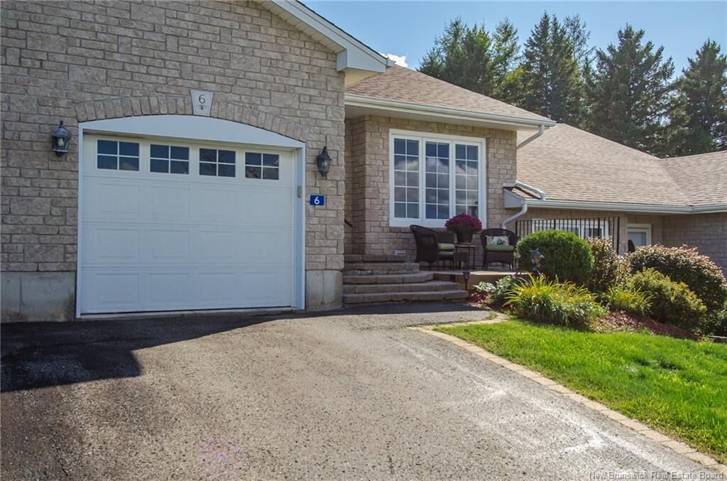 Property Photo:  6 Mapleview Drive  NB E5N 0B5 