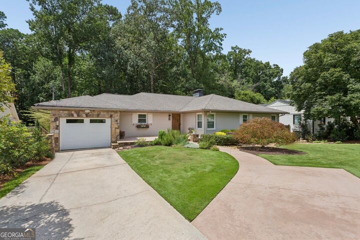 Property Photo: 2970 Rockingham Drive NW GA 30327