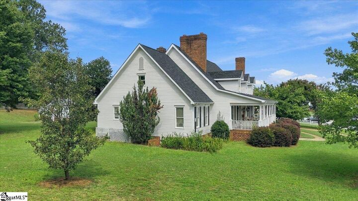 Property Photo: 105 Marshland Lane SC 29650